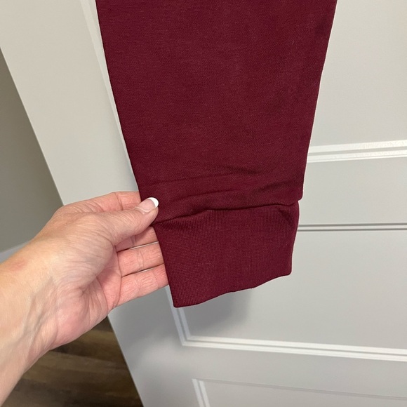 Tommy Hilfiger Drawstring Cord Solid Joggers (S) - Picture 5 of 14